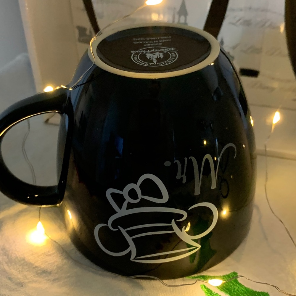 Disney Black and White Mr. and Mrs. Mugs NWT Large holds 16 oz each - Picture 16 of 16